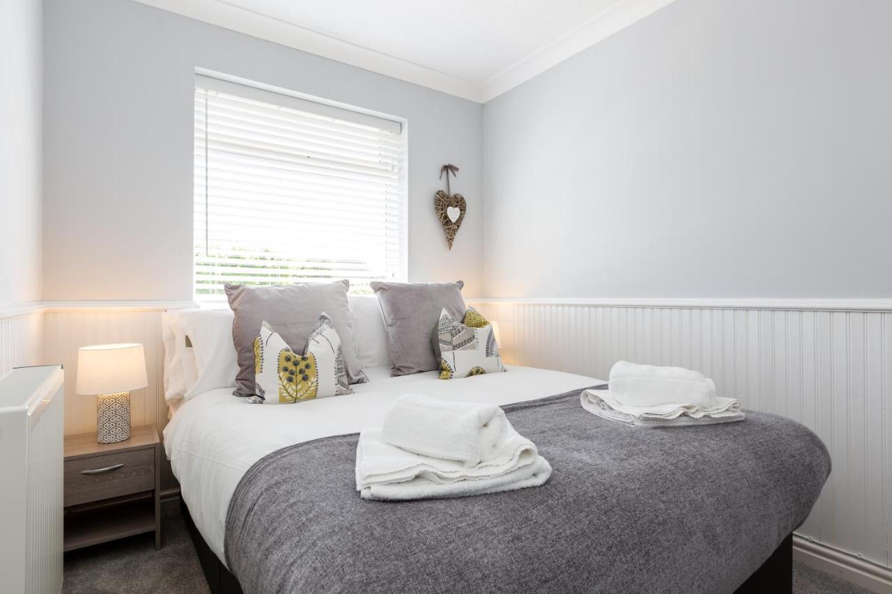 Curlew - 3 Bedrooms Wi-Fi, Parking, Contractors Thornton  Exteriör bild
