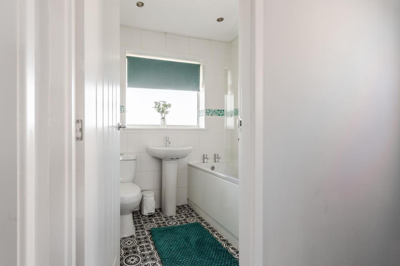 Curlew - 3 Bedrooms Wi-Fi, Parking, Contractors Thornton  Exteriör bild