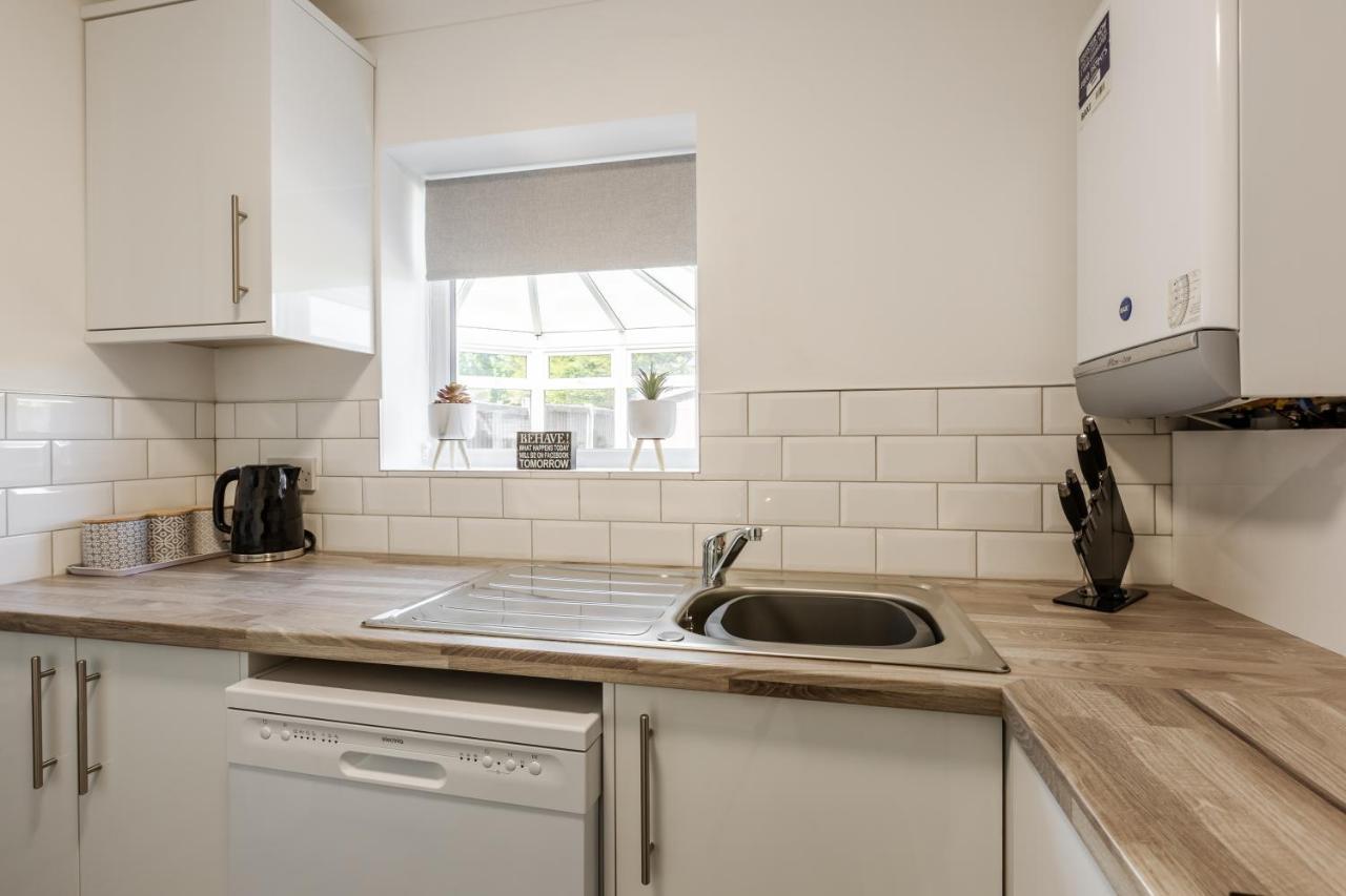 Curlew - 3 Bedrooms Wi-Fi, Parking, Contractors Thornton  Exteriör bild