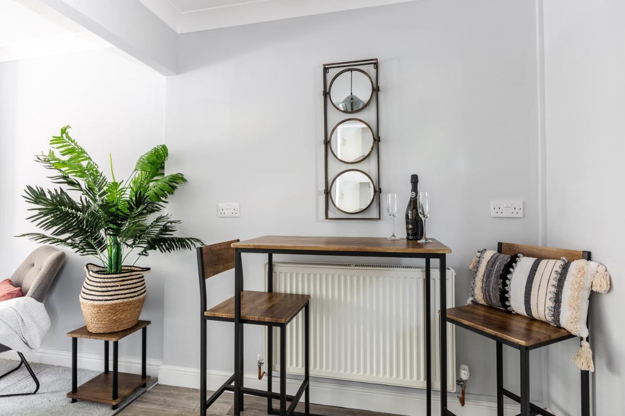 Curlew - 3 Bedrooms Wi-Fi, Parking, Contractors Thornton  Exteriör bild