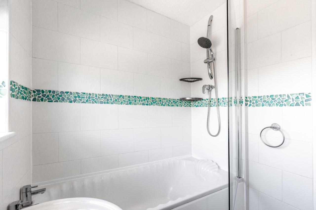 Curlew - 3 Bedrooms Wi-Fi, Parking, Contractors Thornton  Exteriör bild