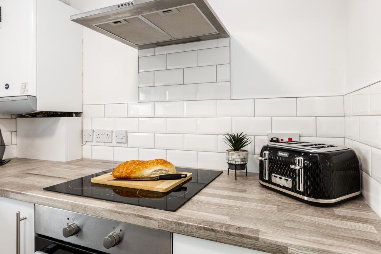Curlew - 3 Bedrooms Wi-Fi, Parking, Contractors Thornton  Exteriör bild